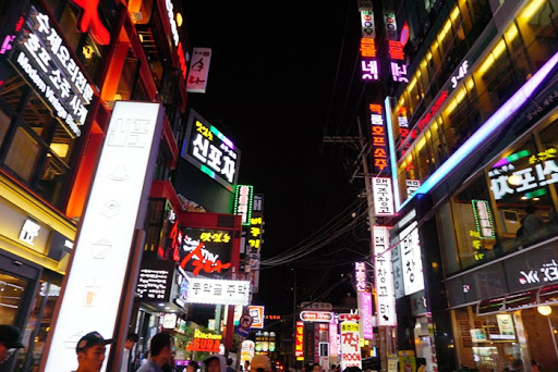 無許可営業の韓国ホストクラブも多い